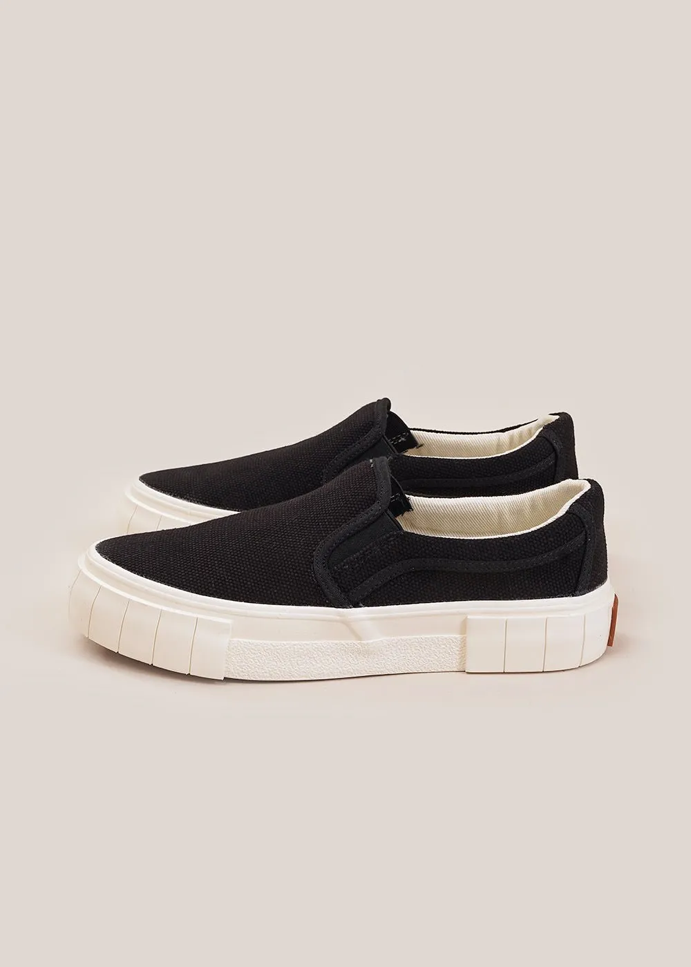 Black Yess Core Sneakers