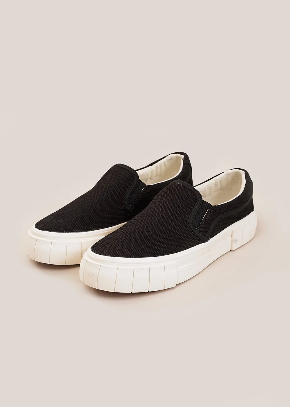 Black Yess Core Sneakers