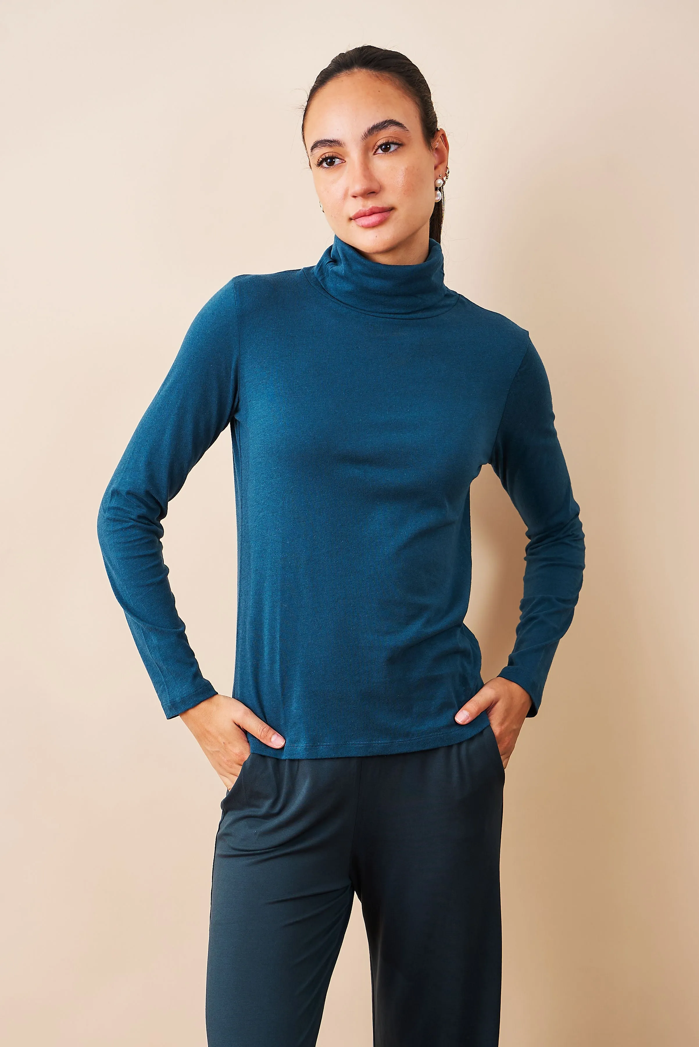 Majestic Cotton/Cashmere Long Sleeve Turtleneck in Haute Mer