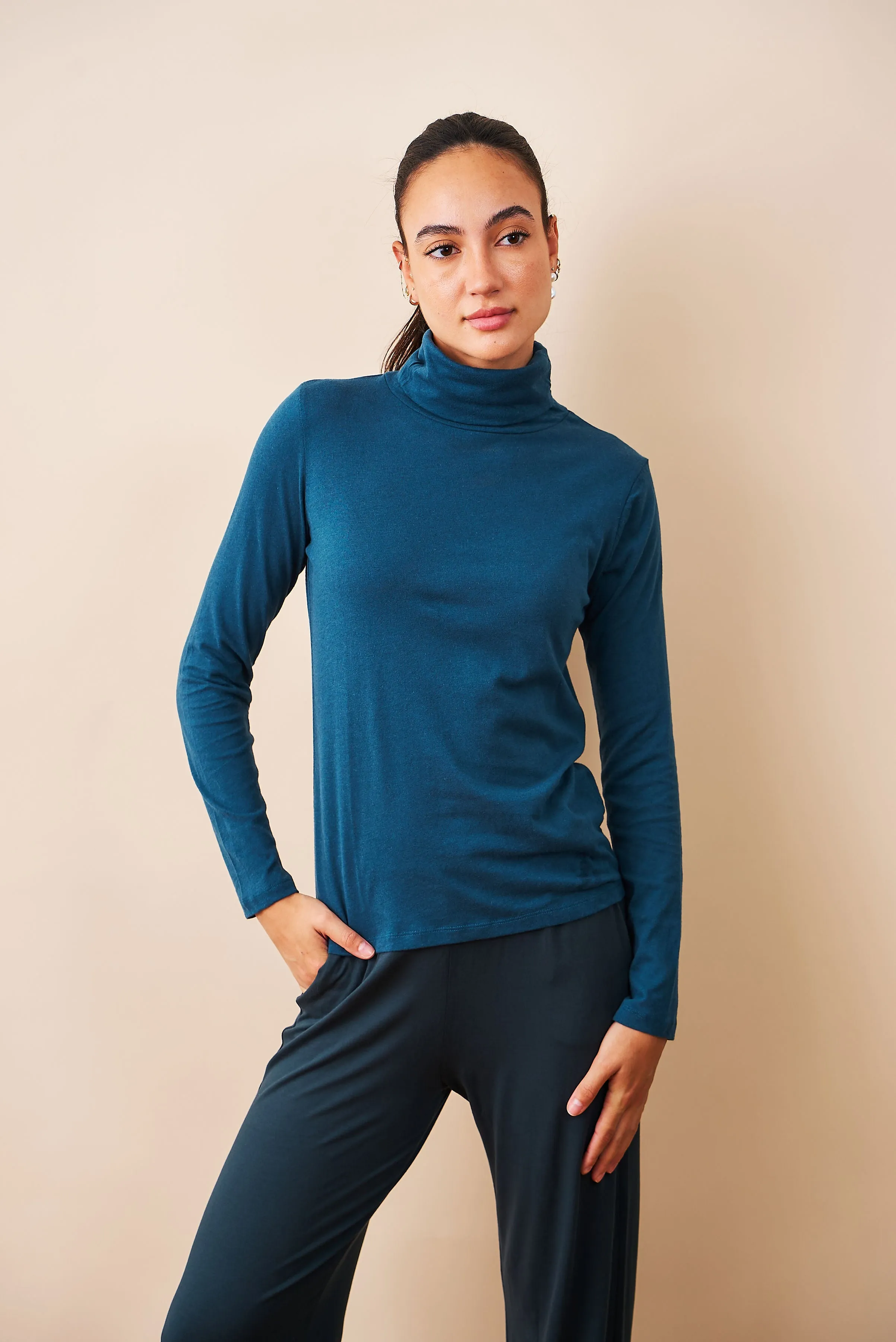 Majestic Cotton/Cashmere Long Sleeve Turtleneck in Haute Mer