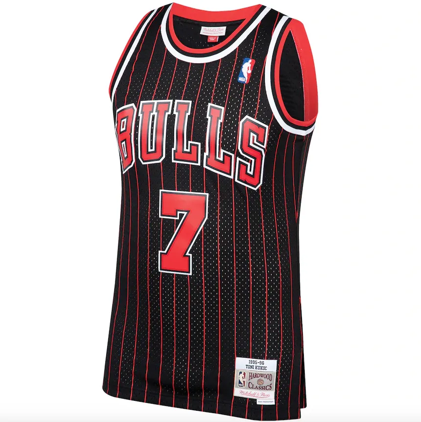 Men's Chicago Bulls Toni Kukoc Mitchell & Ness Black 1995-96 Hardwood Classics Swingman Player Jersey