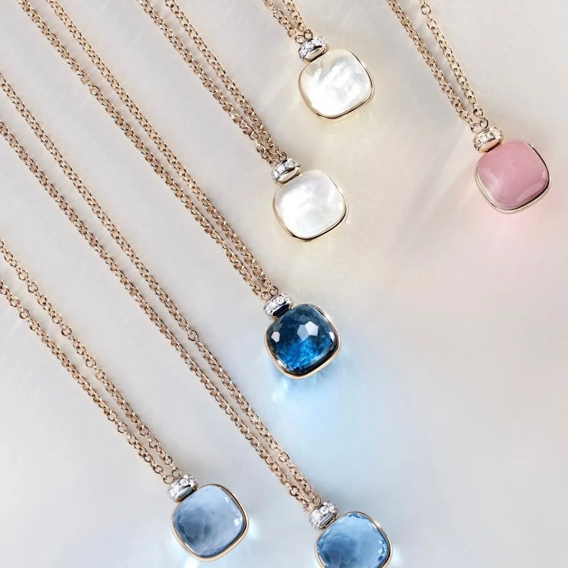 Pomellato - Nudo - Pendant Necklace with London Blue Topaz, 18k Rose Gold and Diamonds.