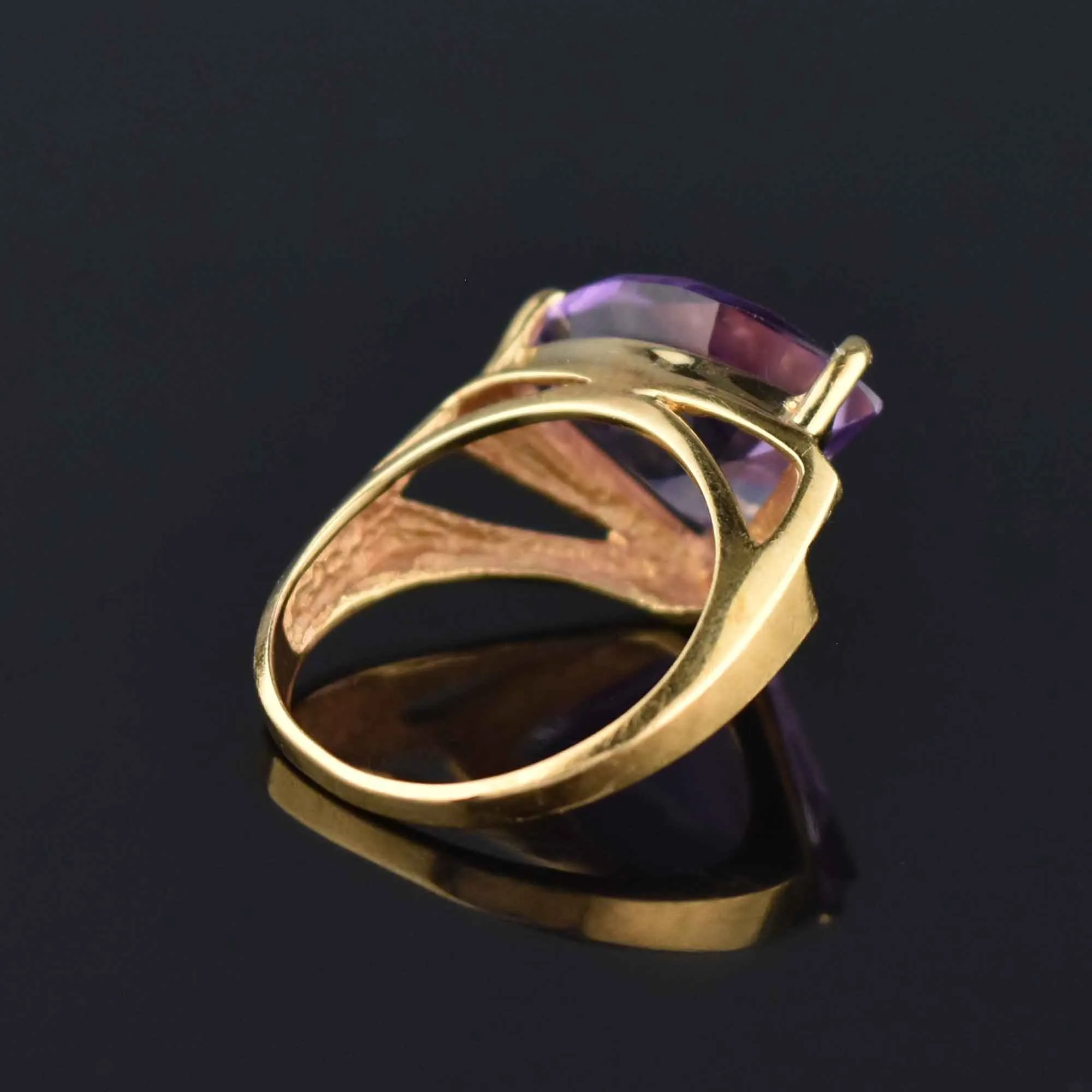 Vintage 14K Gold Trillion Cut Amethyst Ring